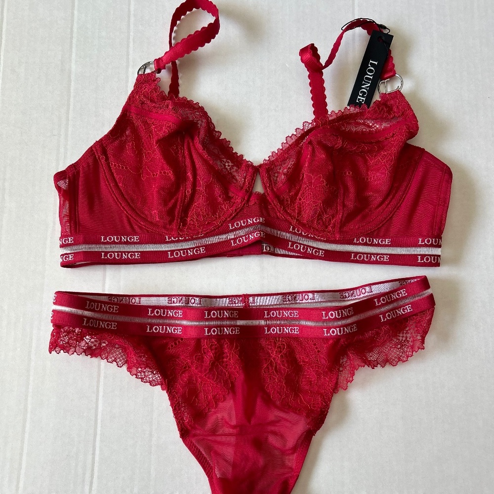 Lounge set of lace red bra & thong